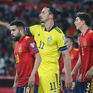 Ibrahimovic, gomitata e squalifica salterà l’andata dei Playoff (VIDEO)