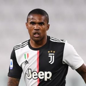 Douglas Costa potrebbe rimanere in Brasile