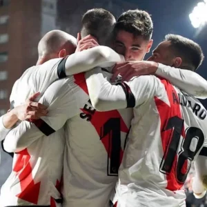 Il Rayo Vallecano vince contro il Villarreal e regala la posizione Champions matematica alla Real Sociedad