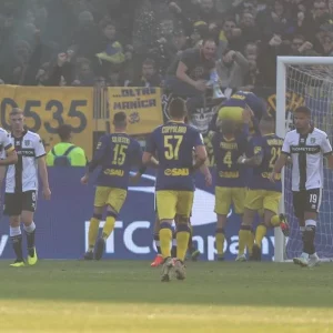 Colpo del Modena in trasferta, il Parma sconfitto 2-1