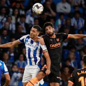 La Real Sociedad in dieci pareggia 1-1 contro il Valencia