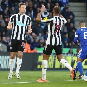 Newcastle travolgente, 3-0 sul campo del Leicester