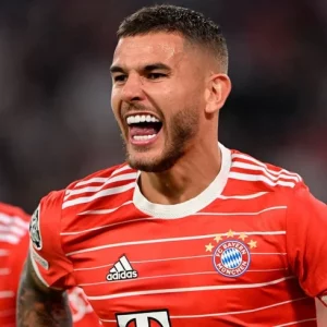 Lucas Hernández al PSG, visite mediche e firma sul contratto