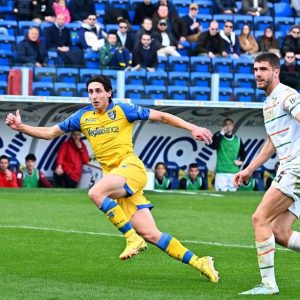 Il Frosinone vede sempre più la Serie A; 3-0 al Venezia con doppietta di Mulattieri