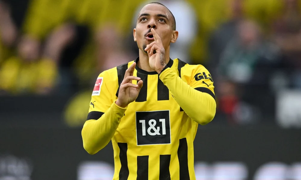 Il giocatore del Dortmund Donyell Malen cambia agente