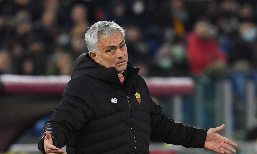 La Roma esonera José Mourinho