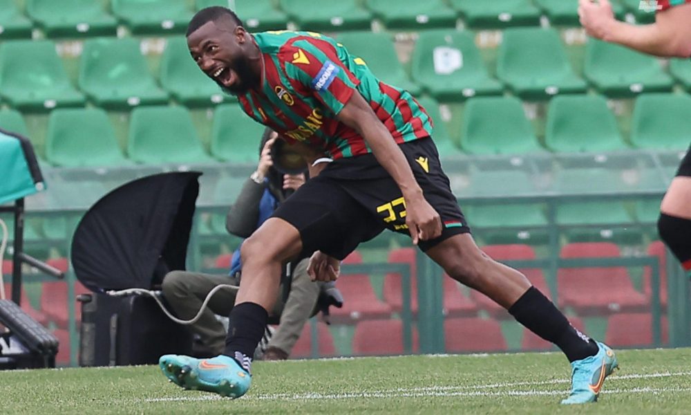 Il Palermo in chiusura per il difensore Salim Diakité