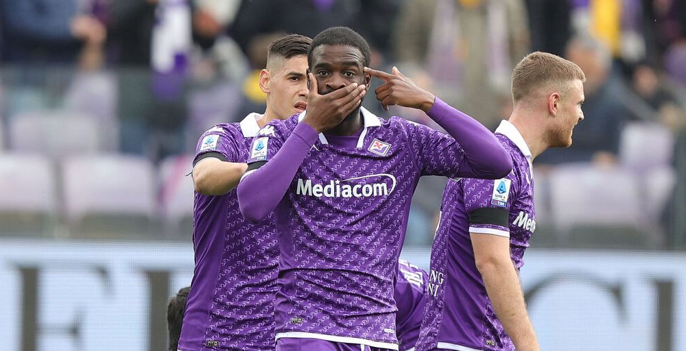 Scatto del Como per Ikoné in uscita dalla Fiorentina