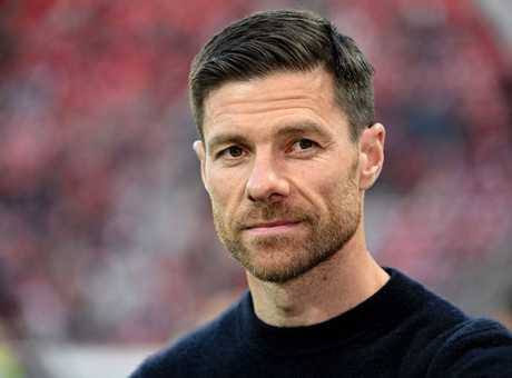 Xabi Alonso resta al Leverkusen