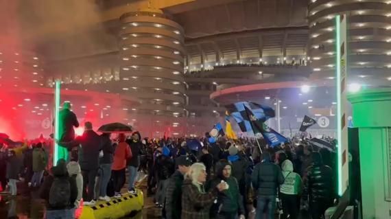 Inter, la gioia dei tifosi dopo lo scudetto vinto