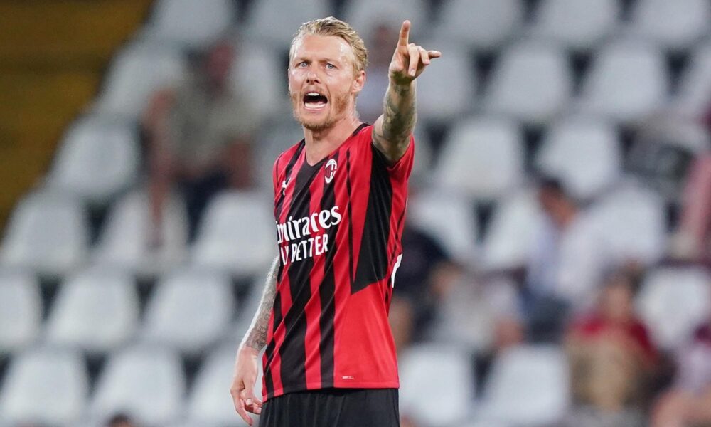 Il difensore danese Simon Kjaer si ritira