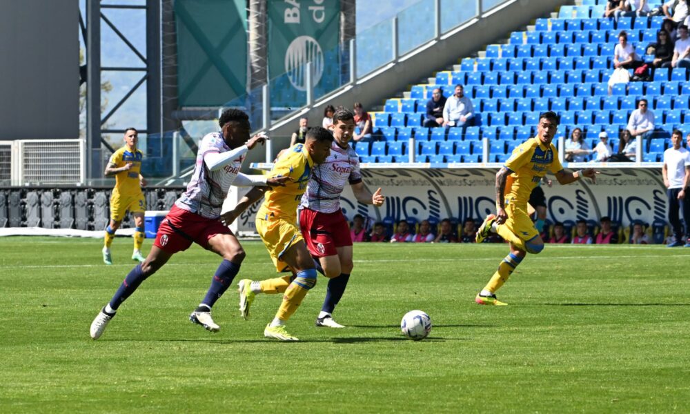 Frosinone-Bologna termina a reti bianche