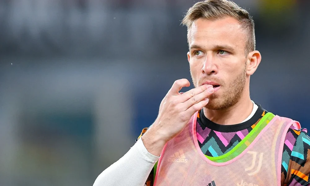 Juventus: tre offerte dall’estero per Arthur e ci pensa anche la Roma