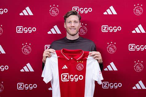 Ufficiale, Wout Weghorst è un nuovo centravanti dell’Ajax