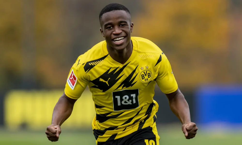 Youssoufa Moukoko lascia il Borussia Dortmund e passa al Betis Siviglia