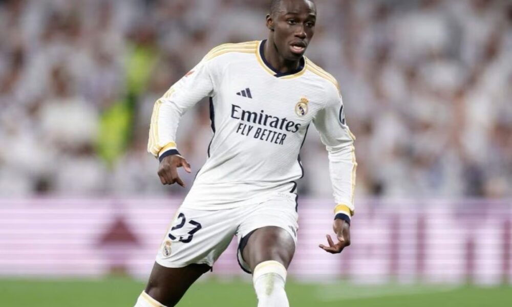 Ferland Mendy firma il rinnovo con il Real Madrid fino al 2027