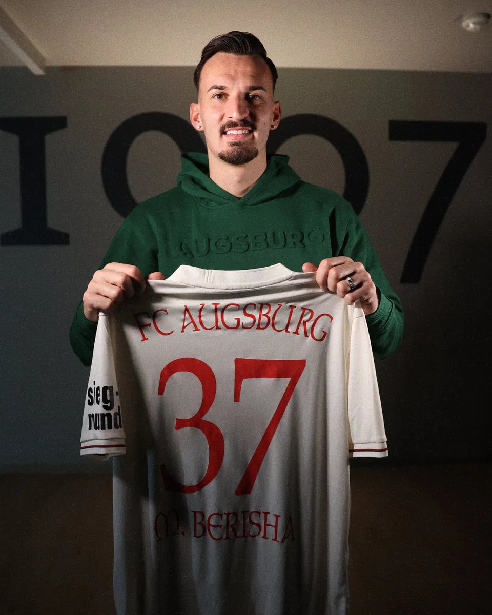 Ufficiale: Mergim Berisha torna all’Augsburg