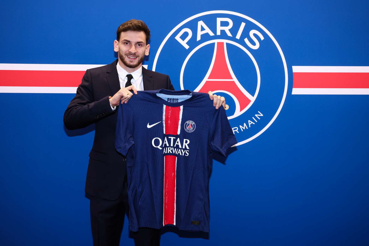 Ufficiale: Kvaratskhelia è un nuovo calciatore del Paris Saint-Germain