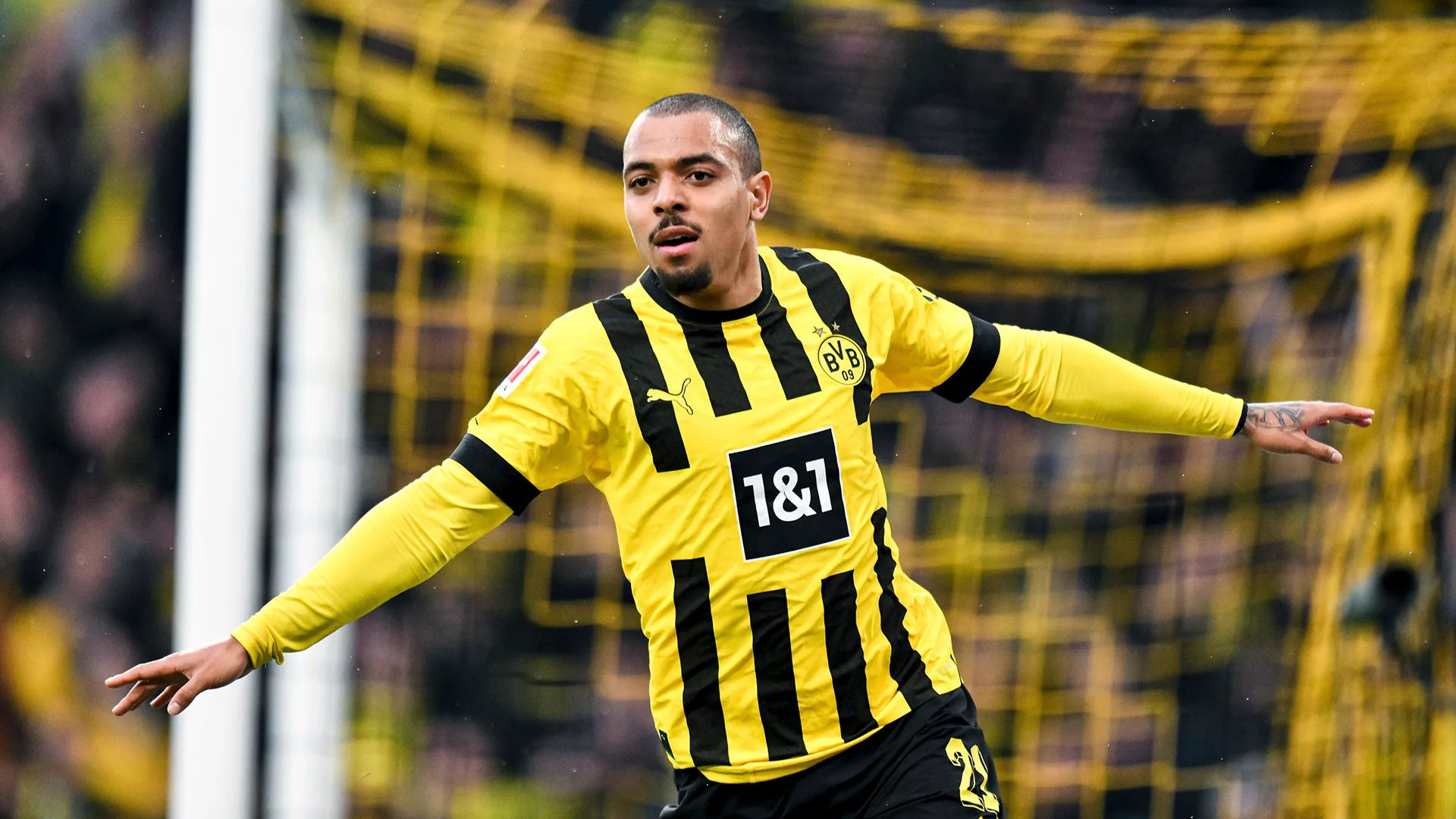 Aston Villa, per l’attacco arriva Donyell Malen dal Borussia Dortmund